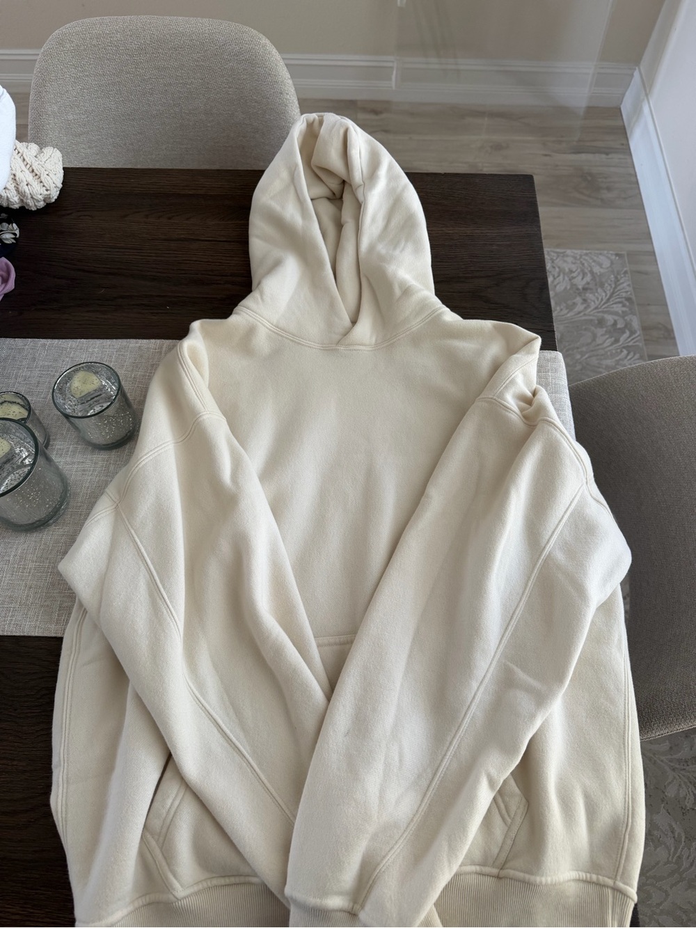 Abercrombie & Fitch Cream Sweatshirt